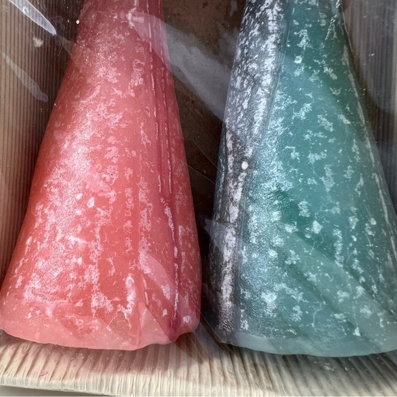 Vintage Mary's Art Candles Set - Red and Green Holdiay Christmas Decor - Picture 3 of 5